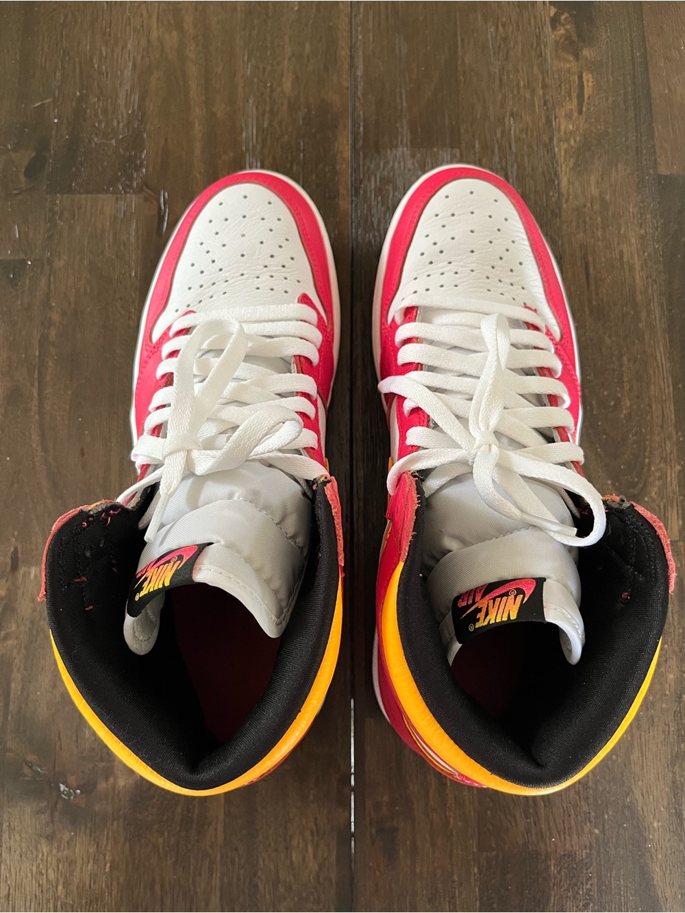Jordan 1 High OG Fusion Red - Picture 2 of 7